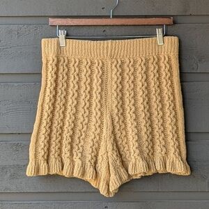 Zara Yellow Ruffle Knit Stretchy Shorts Size Large Crochet Boho Cable Knit